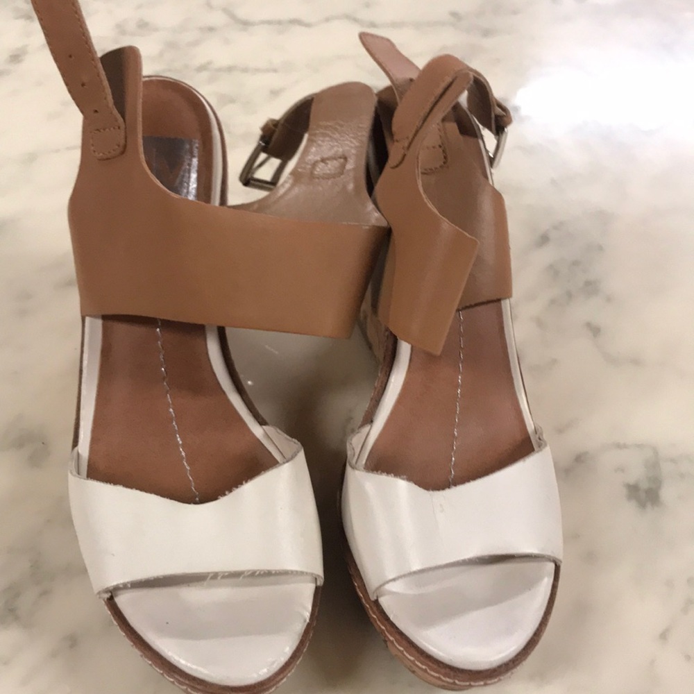 Nude shoe